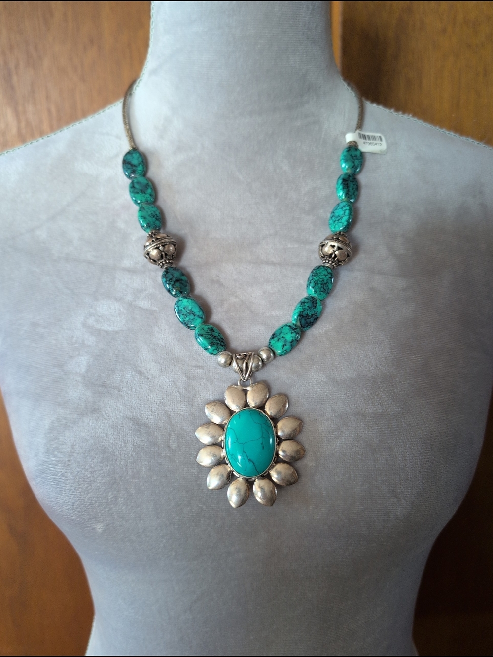 Turquoise Floral Pendant Necklace